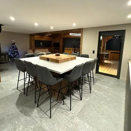 New Chalet With Panoramic Views Chalet *